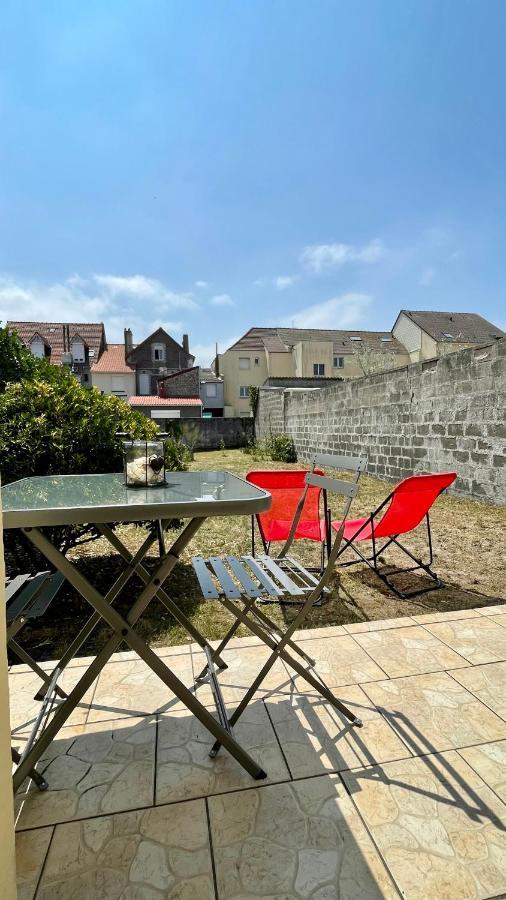 Appartement A Quelques Pas De La Plage Avec Jardin Merlimont Exterior photo